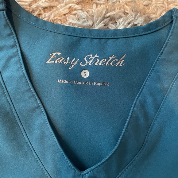 Easy stretch scrub set - Picture 3 of 8